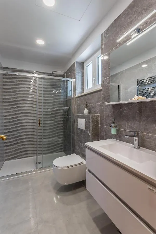 Garden Apartment Dina With Free Parking Split 0*,