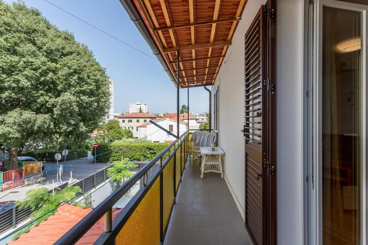 Garden Apartment Dina With Free Parking Split