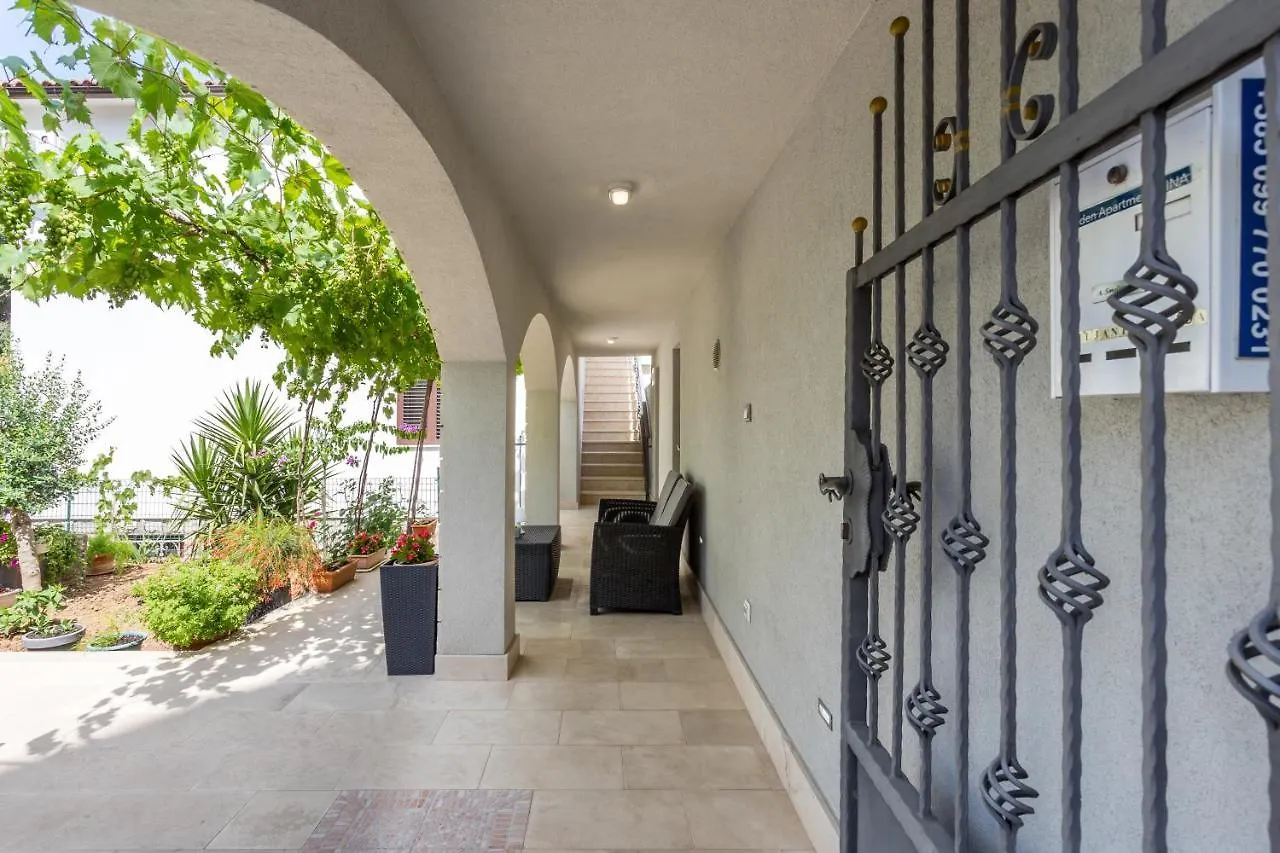 Garden Apartment Dina With Free Parking Split