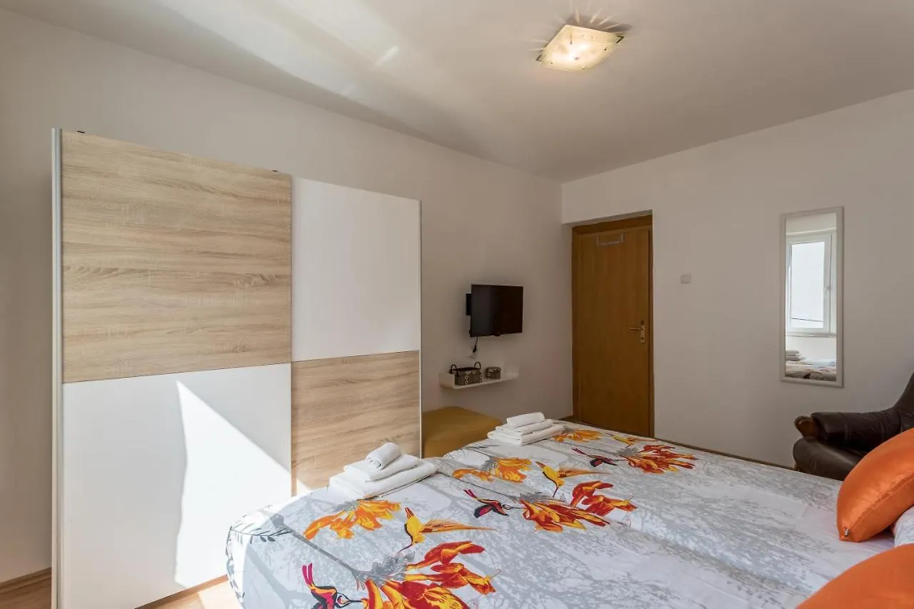 Garden Apartment Dina With Free Parking Split